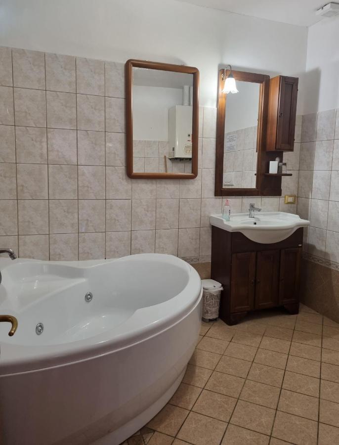 Casa Mille Baci Con Parcheggio Apartment Livorno Luaran gambar